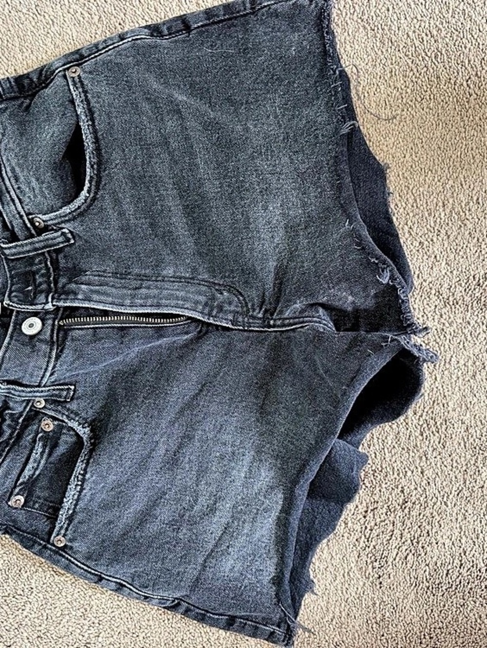 Abercrombie & Fitch The '90s Relaxed Cutoff Short High Rise Curve Love Black